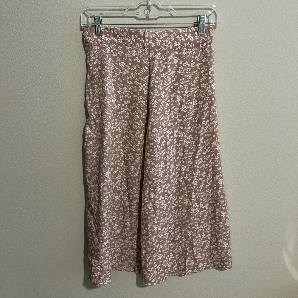 Mauve midi skirt with white flower design. Size XS.